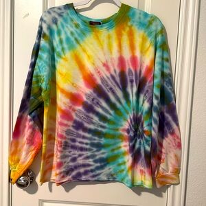 Long sleeve tie-dye top